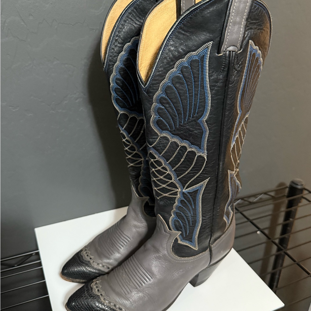 Tony Lama Black And Gray Heeled Boots With Intricate Stitching Size 5c